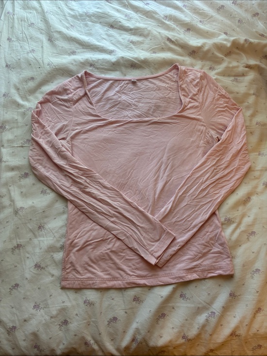 Tops - Women's Long-Sleeve Scoop Neck Top - Light Pink